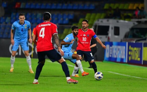 ببینید | شلیک نفس‌گیر بازیکن نساجی به تیرک الهلال؛ این توپ گل شد؟