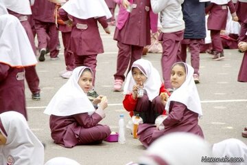 هزینه میلیونی زنگ تفریح مدرسه برای خانوارها/ یک بیسکویت ساده چند؟ هزینه میلیونی زنگ تفریح مدرسه برای خانوارها/ یک بیسکویت ساده چند؟