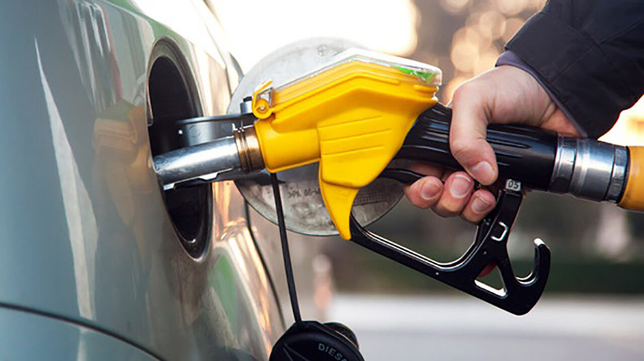 - تولید و مصرف بنزین سربه‌سر شد/ خبر جدید درباره توزیع بنزین سوپر