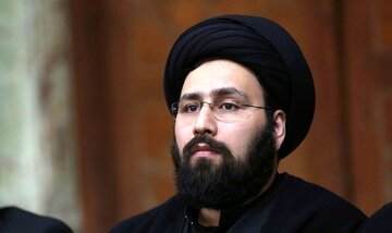 سید علی خمینی: باید هرروز و شب برای رهبر انقلاب دعا کنیم / مردم انتقادات زیادی دارند اما پای جمهوری اسلامی می‌ایستند