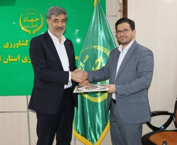 انعقاد قرارداد جهاد کشاورزی لرستان با واحد بین الملی زاگرس پوش انعقاد قرارداد جهاد کشاورزی لرستان با واحد بین الملی زاگرس پوش