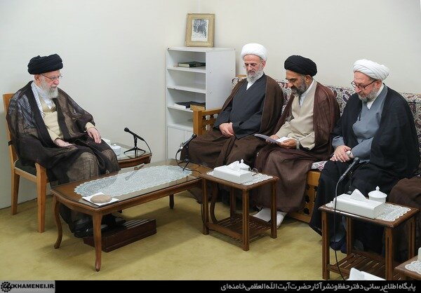 سخنان رهبر انقلاب درباره آیت الله ناصری/ دارای اخلاص و روح متصل به الطاف الهی بود