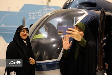 بازدید بانوان راوی پیشرفت از نمایشگاه هوافضا سپاه