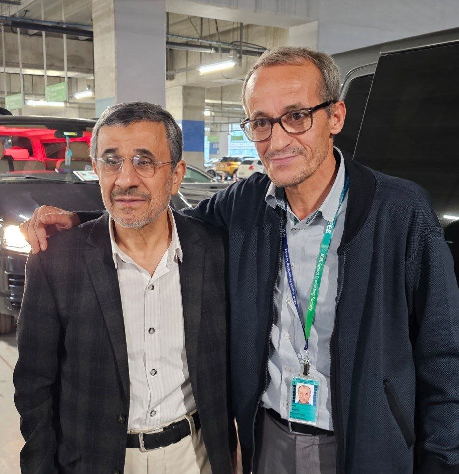 عکسی از محمود احمدی نژاد در فرودگاه استانبول /جوانفکر هم عازم گواتمالا شد