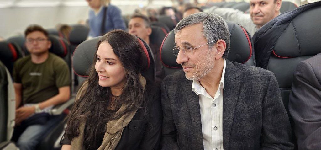 عکس | احمدی‌نژاد در هواپیما در حال سفر به گواتمالا
