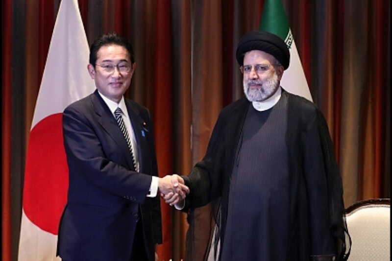 ببینید | انتظار 15 دقیقهای نخست وزیر ژاپن برای صحبت با رئیسی!