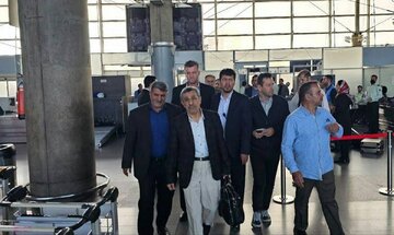 حلول روح احمدی نژاد در دوزیست های سیاسی / عکس یادگاری و دیگر هیچ!