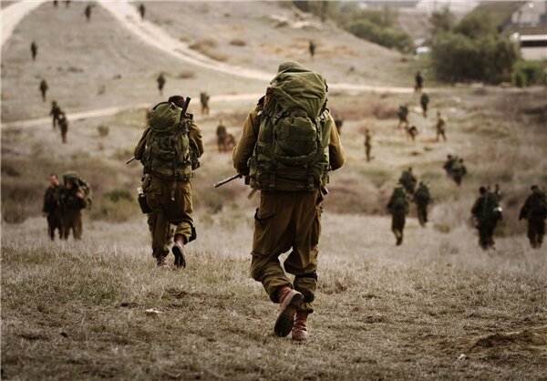 ببینید | لحظۀ اسیرکردنِ نظامیان صهیونیست در پایگاه اریز