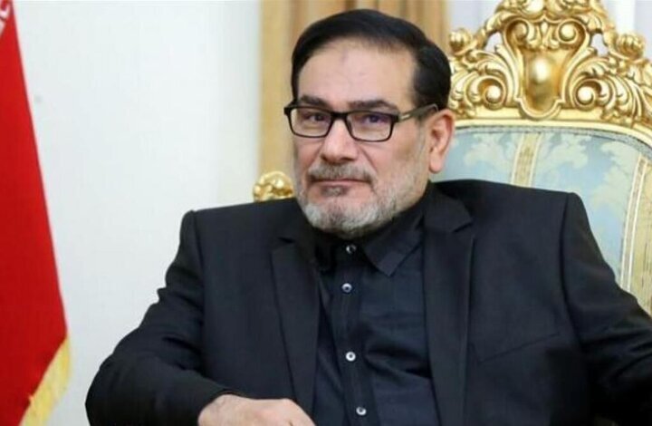 عکس | اولین عکس از علی شمخانی پس از حواشی اخیر در کنار محسن رضایی و لاریجانی