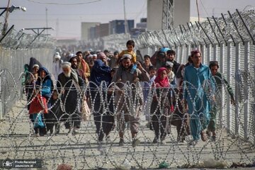 بازگشت بیش از ۲ هزار مهاجر افغانستانی/ «باز هم شاهد تردد بدون مجوز اتباع در کشورمان هستیم»