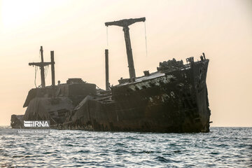 مرگ خاموش کشتی یونانی/ عکس
