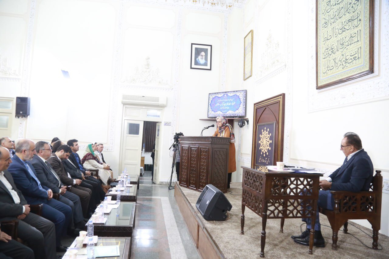 ضرورت ساده سازی اندیشه های رفیع «حافظ» برای نسل جوان