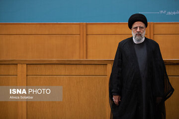 تعریف و تمجید ابراهیم رئیسی از تخت جمشید در حافظیه شیراز + عکس
