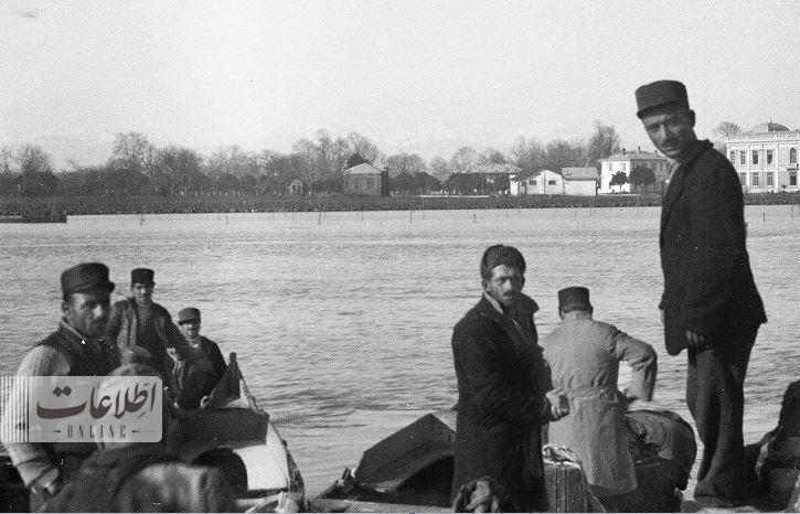 عکسی از مردم در سواحل انزلی ۸۰سال قبل