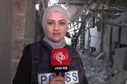 ببینید | اقدام جسورانه خبرنگار زن العالم پس از بمباران اشغالگران‌