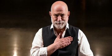 تجلیل عجیب و غریب کیهان از آتیلا پسیانی / خیلی از تعریف و تمجیدهای مراسم تدفین اهالی هنر خالیبندی است