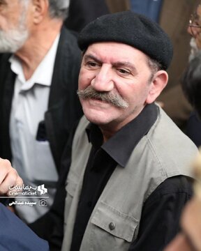 عکس| آقای مجری و حمید جبلی در تشییع پیکر آتیلا پسیانی