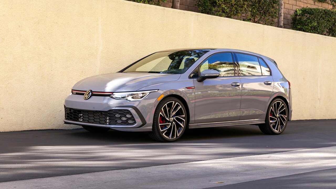 بنز و بیاماو حریف این ماشین نشدند/ آلمانیها خودشان این ماشین را سوار میشوند/ عکس