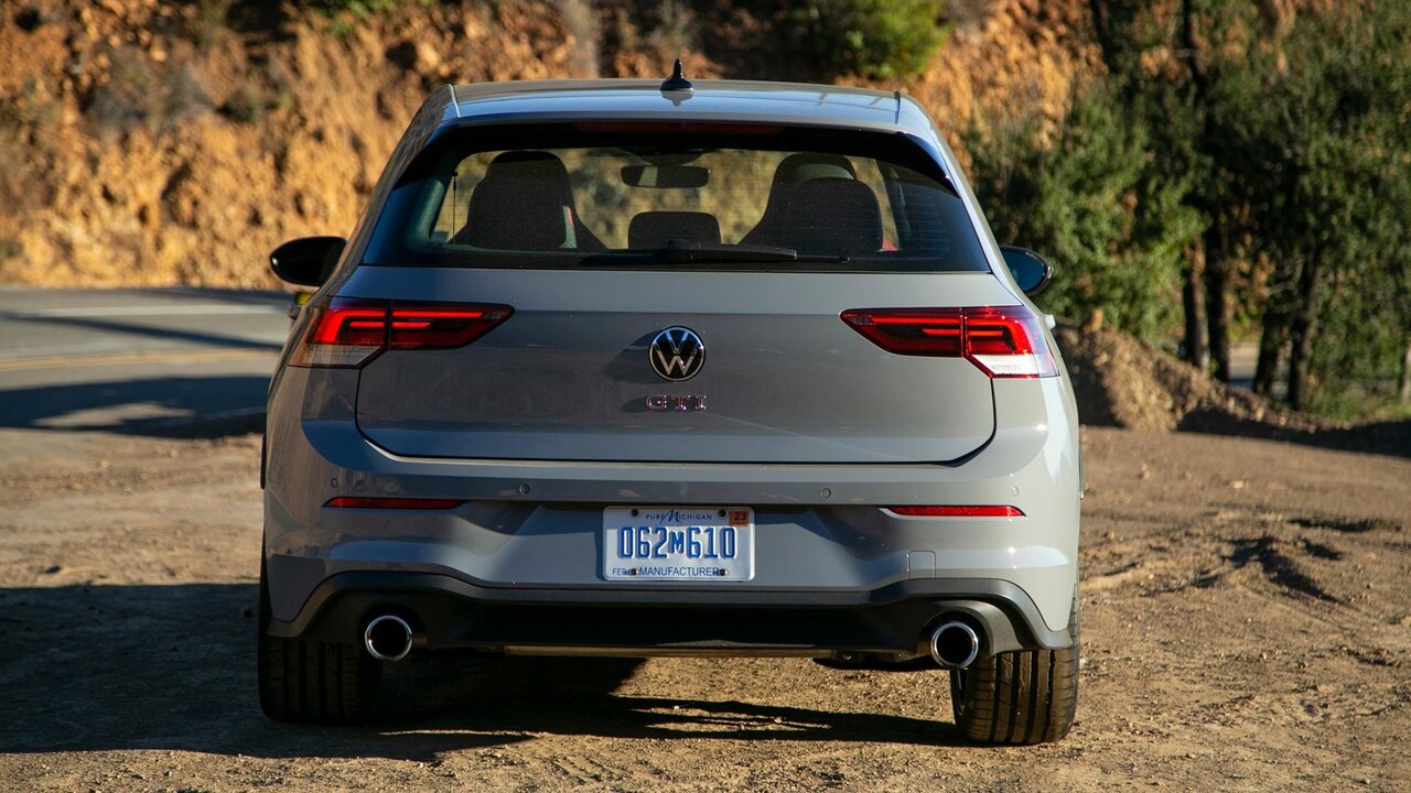 بنز و بیاماو حریف این ماشین نشدند/ آلمانیها خودشان این ماشین را سوار میشوند/ عکس