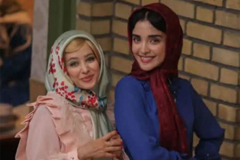 به نفع سلطنت کمدی