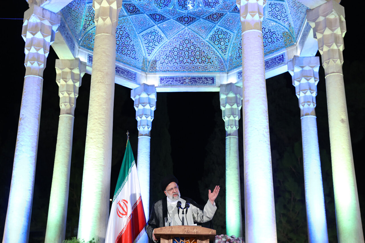 تعریف و تمجید ابراهیم رئیسی از تخت جمشید در حافظیه شیراز + عکس 3