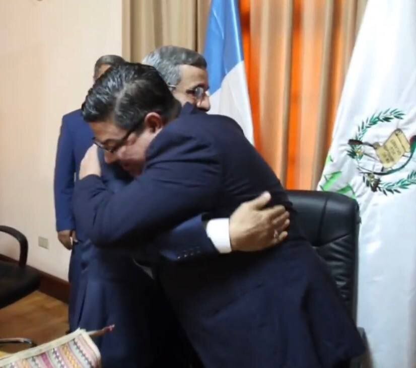 احمدی‌نژاد راهی ایران شد / بدرقه گرم وزرای گواتمالا + عکس 2