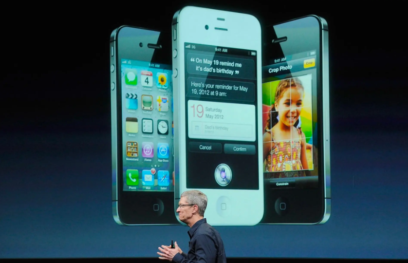 استیو جابز یک روز بعد از عرضه این گوشی درگذشت/ عکس