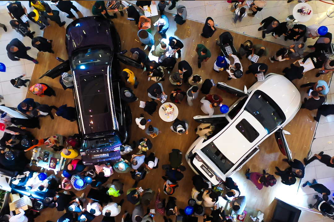 رونمایی از دو محصول خاص فونیکس در نمایندگی مدیران خودرو 777 ارگ تجریش