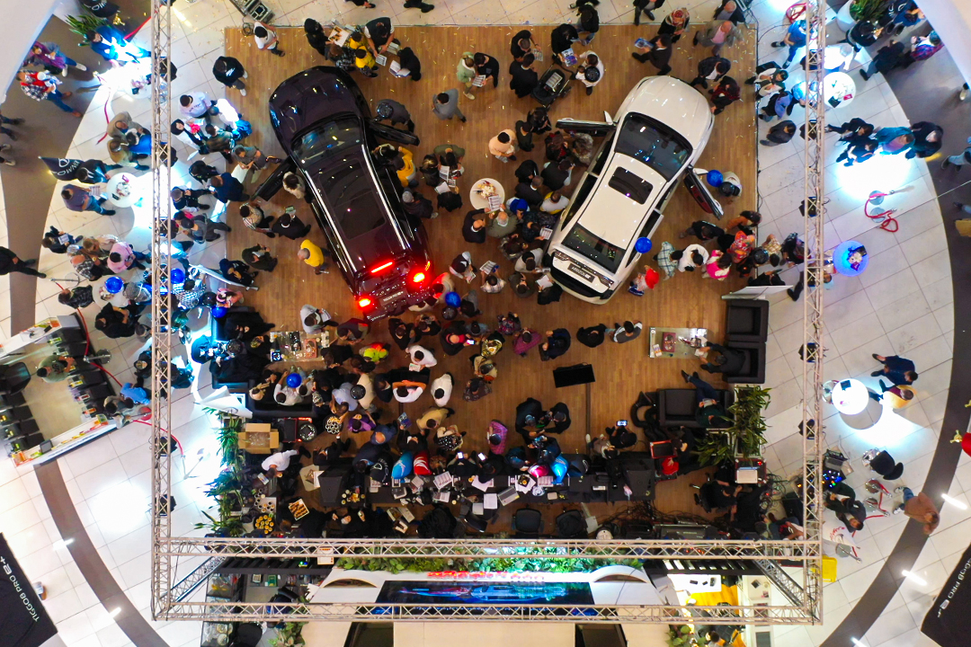 رونمایی از دو محصول خاص فونیکس در نمایندگی مدیران خودرو 777 ارگ تجریش