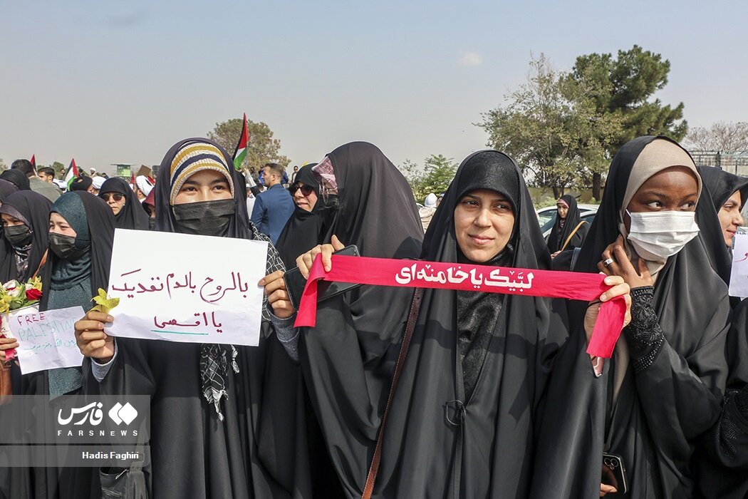 این زنان در مشهد به استقبال شیخ زکزاکی آمدند