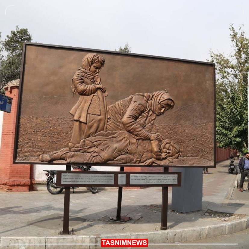 عکس پرحاشیه از مقابل سفارت انگلیس /علت نصب این قاب معنادار چیست؟