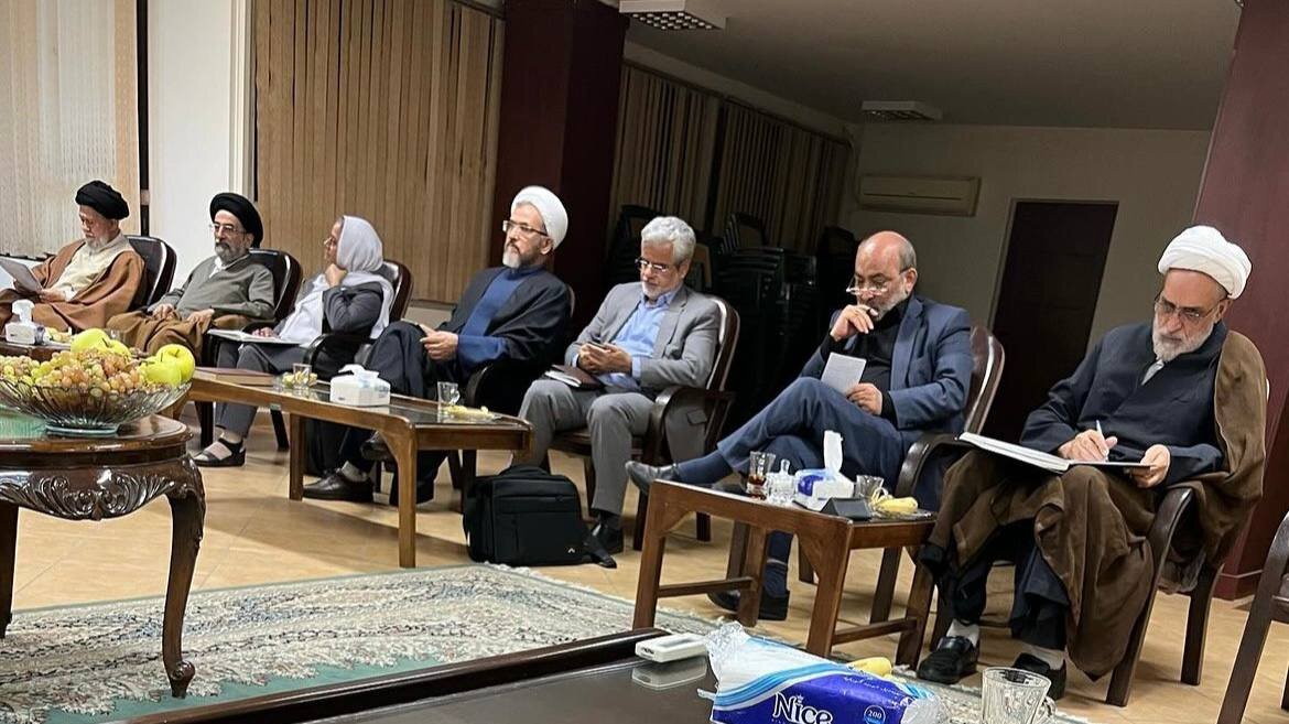 حرف های آوانگارد و مهم خاتمی در دیدار با اعضای جبهه اصلاحات به روایت ابطحی /ما را چه به بزرگان /حق دارید از ما اصلاح طلبان عبور کنید اما...