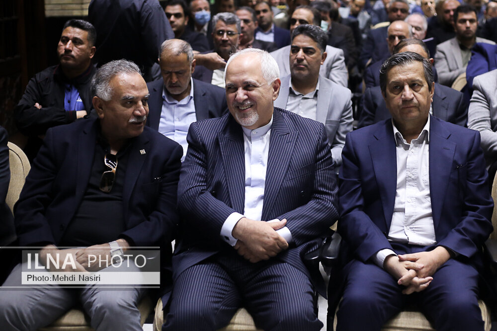 تصاویری از حضور پر تعداد دولتمردان روحانی در یک مراسم ختم