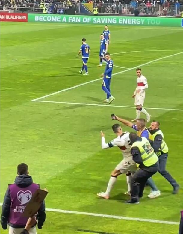 عکس| مصدومیت رونالدو پس از حمله جیمیجامپ!