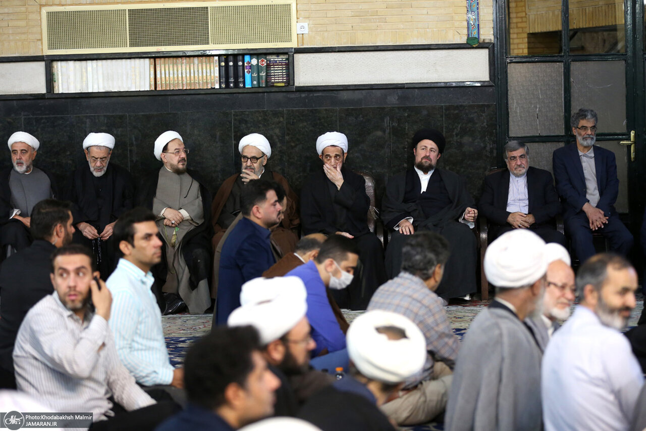 عکسی از اصلاح طلب معروف چند هفته بعد از فوت نوه اش