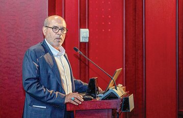 جهان وارد انقلاب پنجم توسعه شد ما بین انقلاب دو و سه ماندهایم/ خطر مهاجرت را جدی بگیرید جهان وارد انقلاب پنجم توسعه شد ما بین انقلاب دو و سه ماندهایم/ خطر مهاجرت را جدی بگیرید