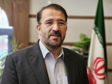 نظام اسلامی بر پایه دو نوع حاکمیت خداوند و مردم اداره می شود