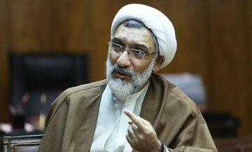 پورمحمدی: اشتباه بزرگ احمدی نژاد برکناری من از دولت بود / می توانستم جلوی حوادث سال 88 را بگیرم / رقابت بین اصولگرایان جدی است