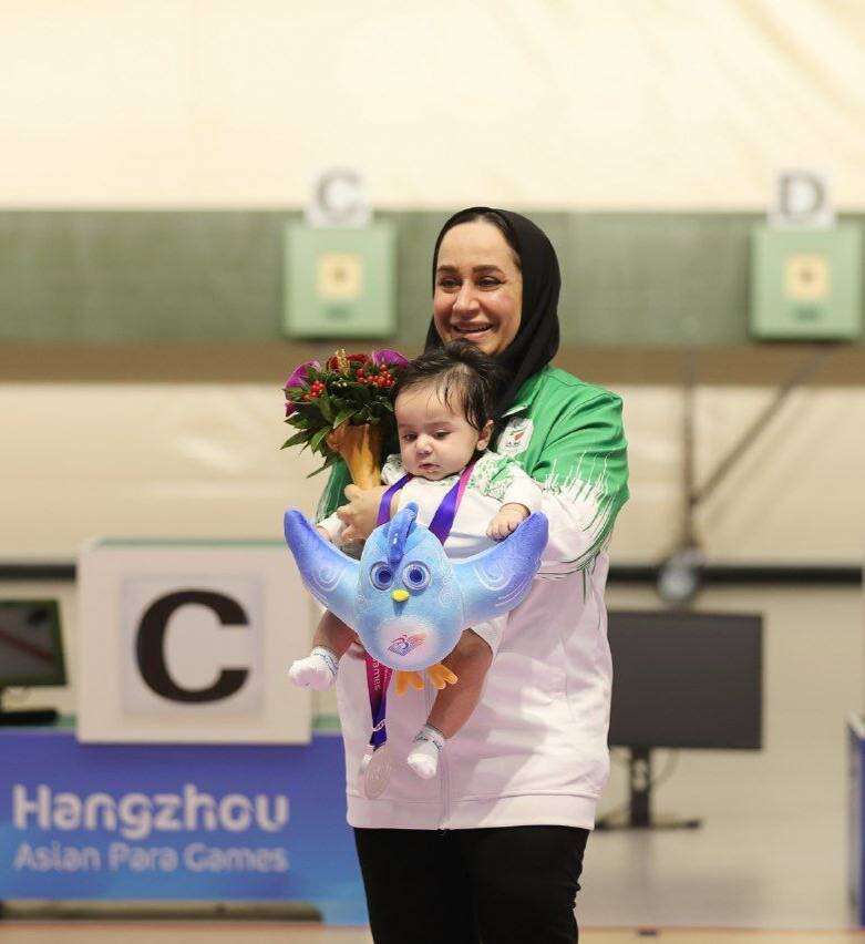 عکس| نقره آسیا بر گردن نوزاد سهماهه!