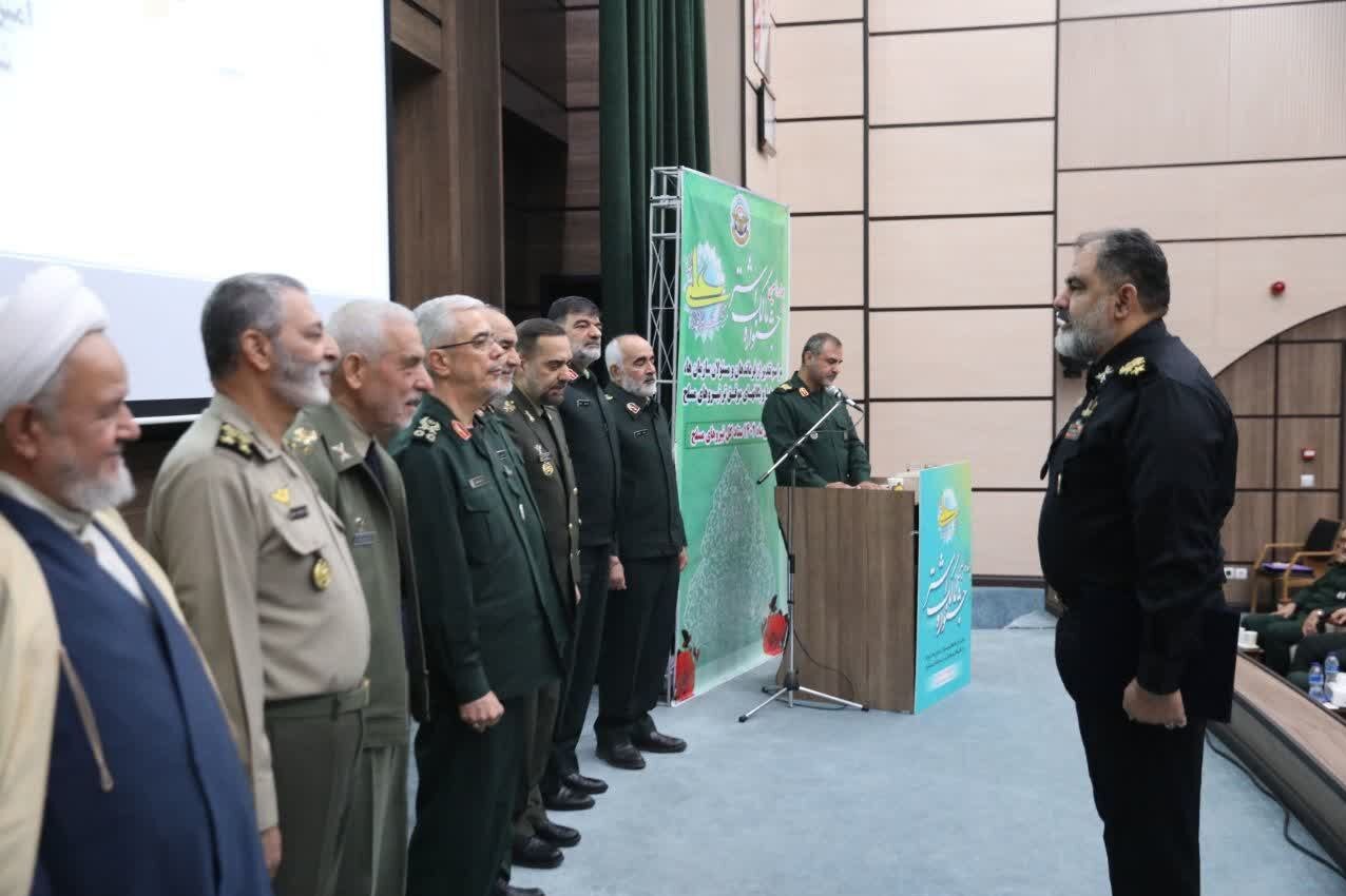 تقدیر ستاد کل نیروهای مسلح از ۳ فرمانده ارشد نظامی/ سردار حاجیزاده در بین برگزیدگان +عکس