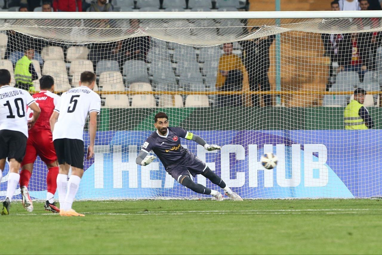 عکس| فریم به فریم با مهار پنالتی استقلال توسط بیرانوند