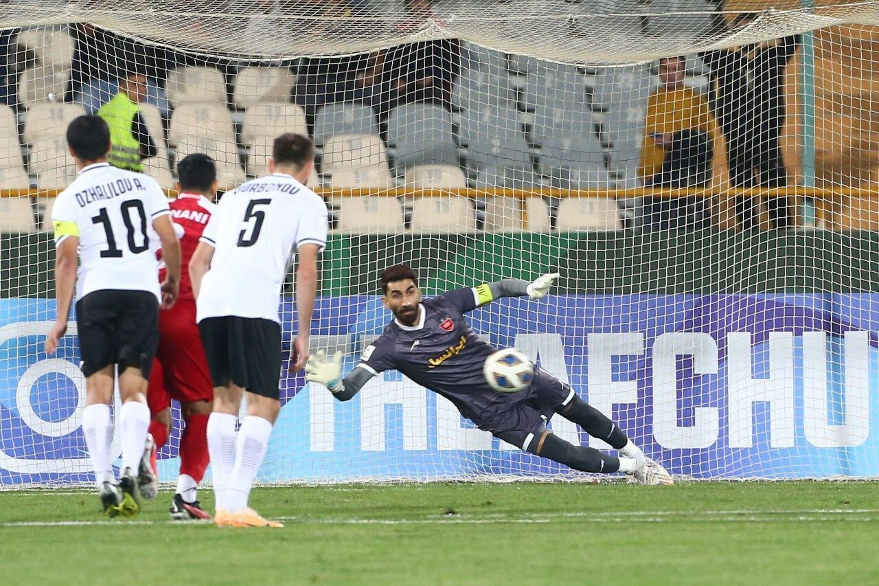 عکس| فریم به فریم با مهار پنالتی استقلال توسط بیرانوند