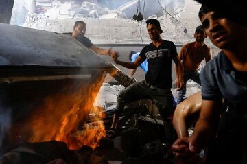 تشییع پیکر یک شهید فلسطینی در شهر نابلس در کرانه باختری اشغالی