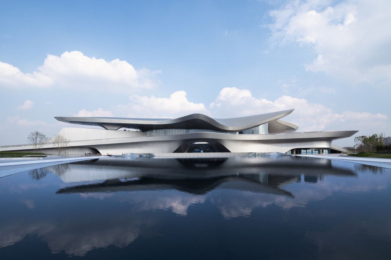 ساخت موزه‌ای عجیب بر روی آب در چین!