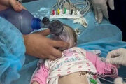 ببینید | تصاویری دردناک از تلاش امدادگران غزه برای احیای یک نوزاد
