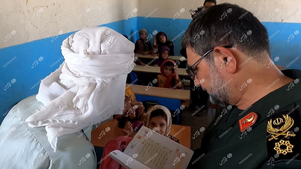 عکس خاص از فرمانده نیروی دریایی سپاه در سر کلاس