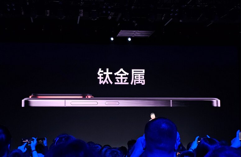 شیائومی از رقیب آیفون ۱۵ رونمایی کرد/ غول چینی با بدنه تیتانیومی/ عکس