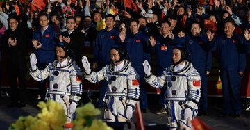 چین به دنبال داوطلبانی برای رفتن به فضا می‌گردد!