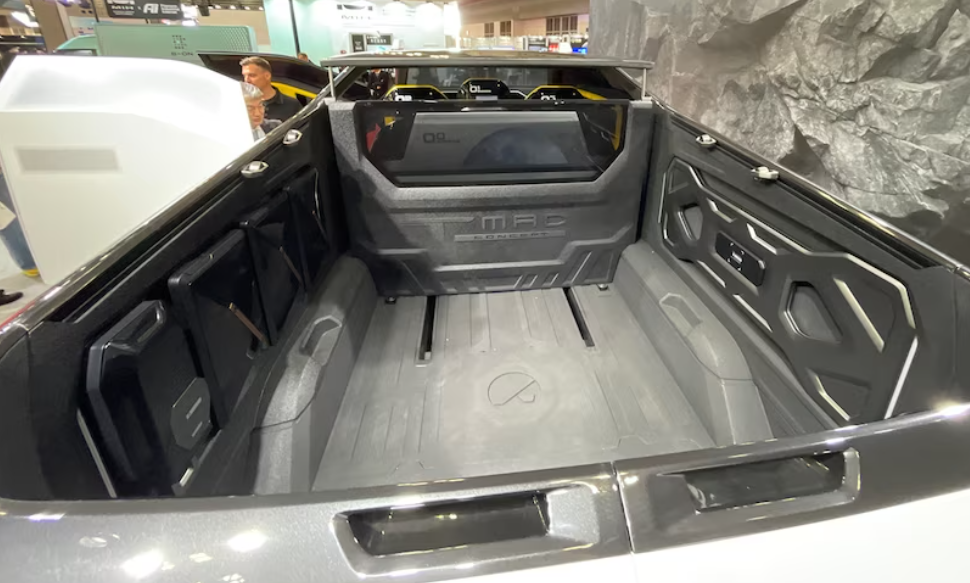 نمونه چینی سایبرتراک نیامده تولید شد!/ عکس 6