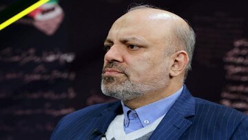 آقای علیرضا منادی! برای این رفتارهای زننده رسما و بدون معطلی عذرخواهی کن